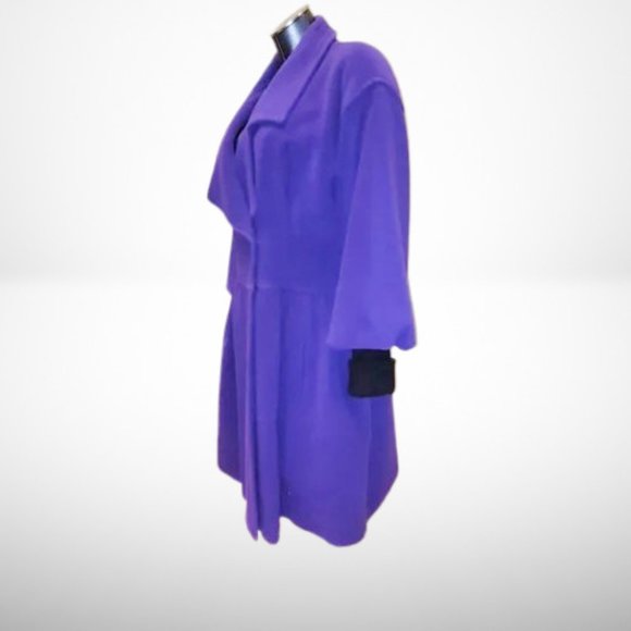 Christian Lacroix Stunning Luxurious Wool & Cashmere Coat. - Picture 3 of 8